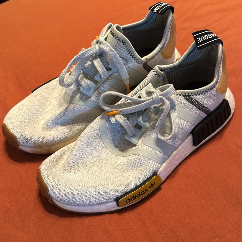 Women’s Light mint green adidas boost shoe. Size 9.5. Great condition